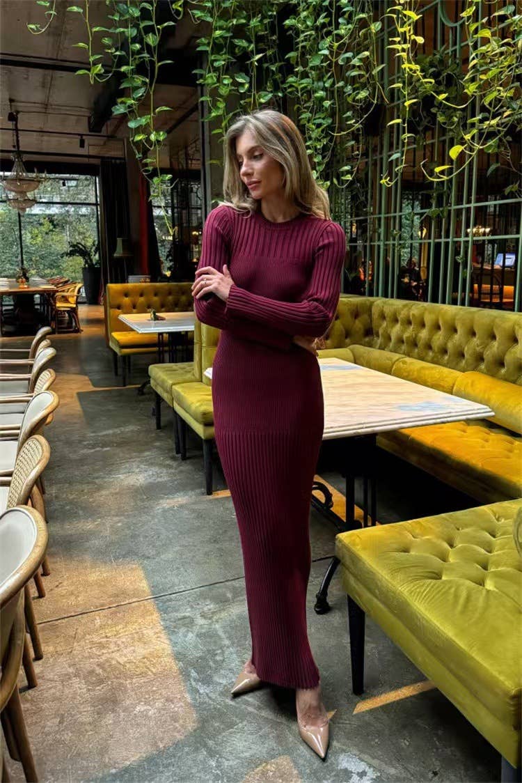 Round-neck pitted tight knitted dress