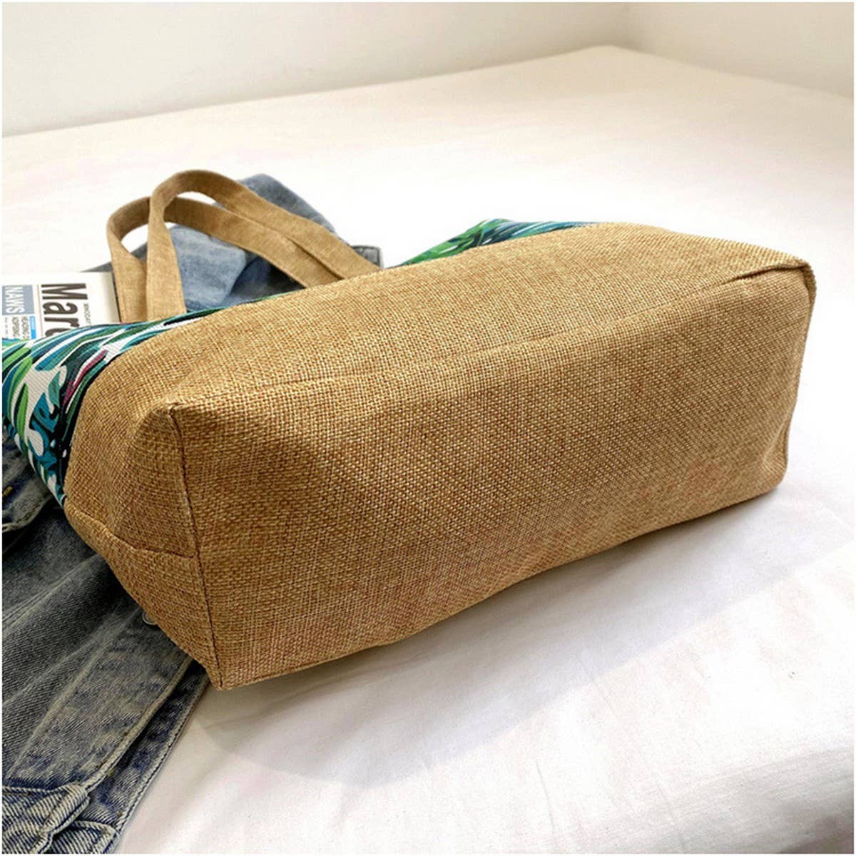 FASHIONABLE AND MINIMALIST CANVAS TOTE BAG_CWAB1671