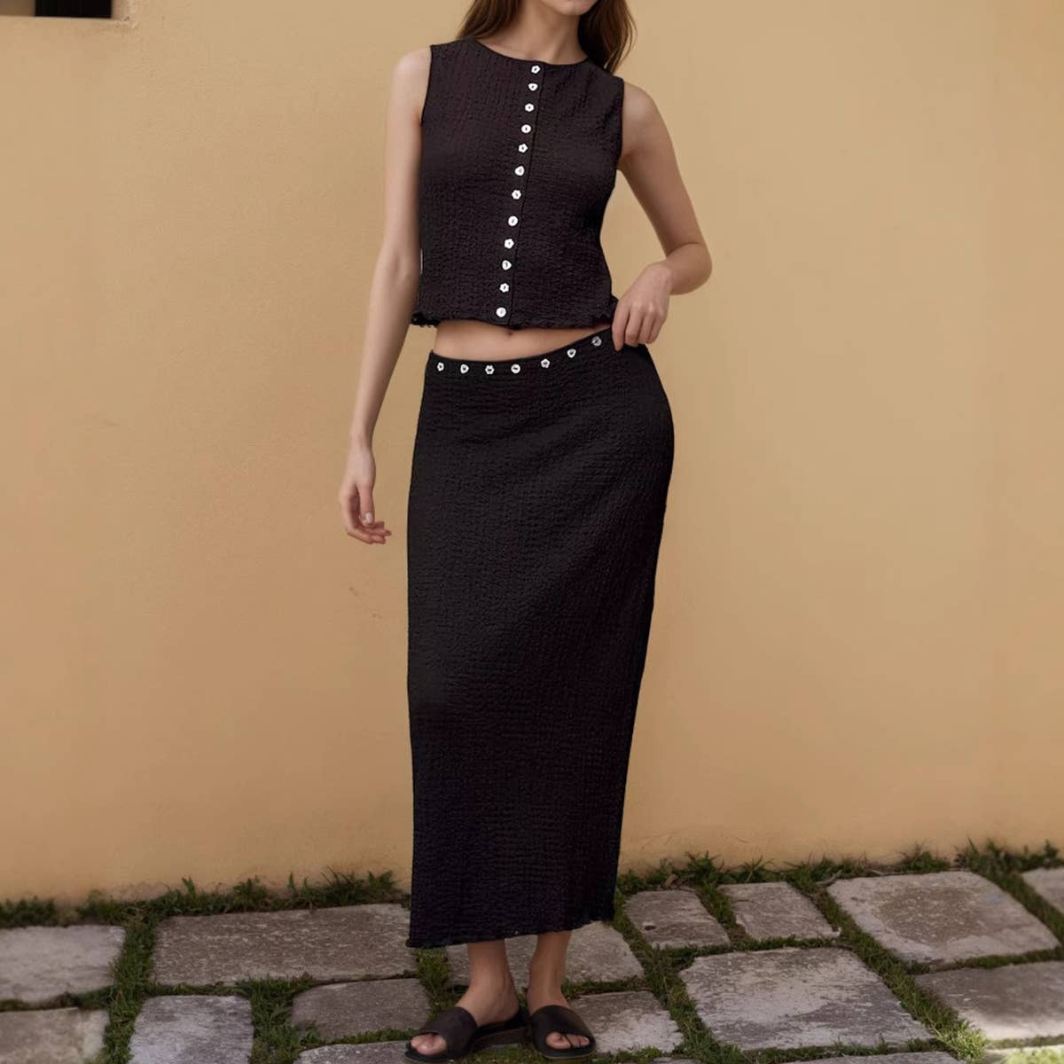 Sleeveless button-down top embossed skirt set