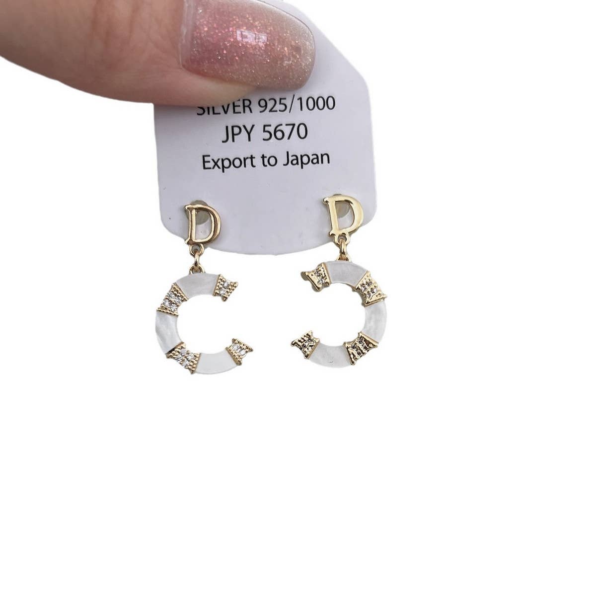 SMALL FRESH C-SHAPED EARRINGS_CWAJE2016