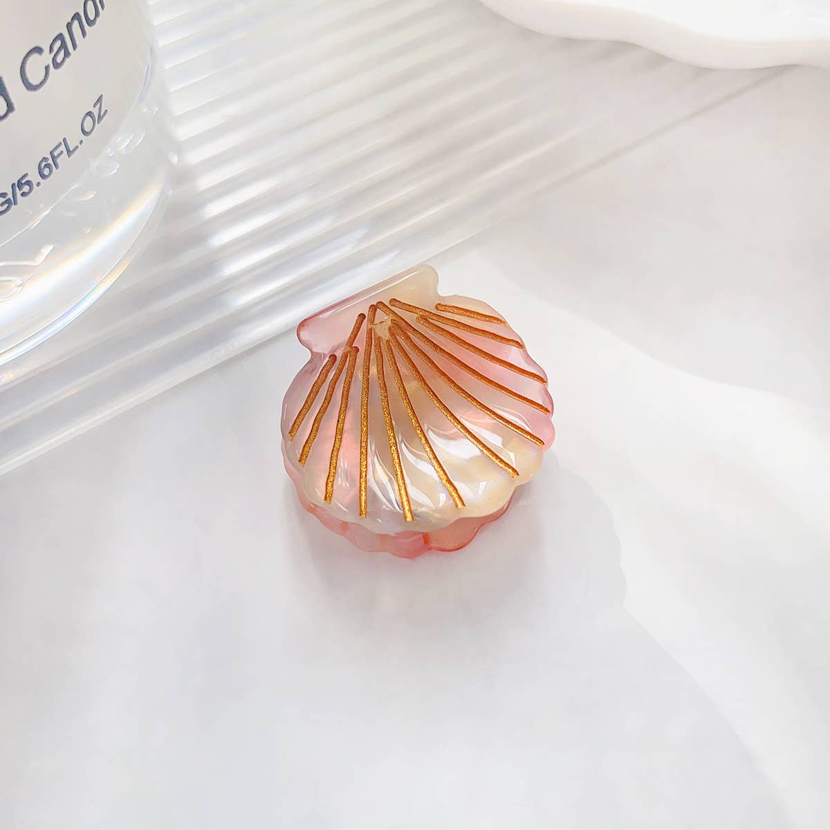 Cute mini gradient color shell acetic acid gripper