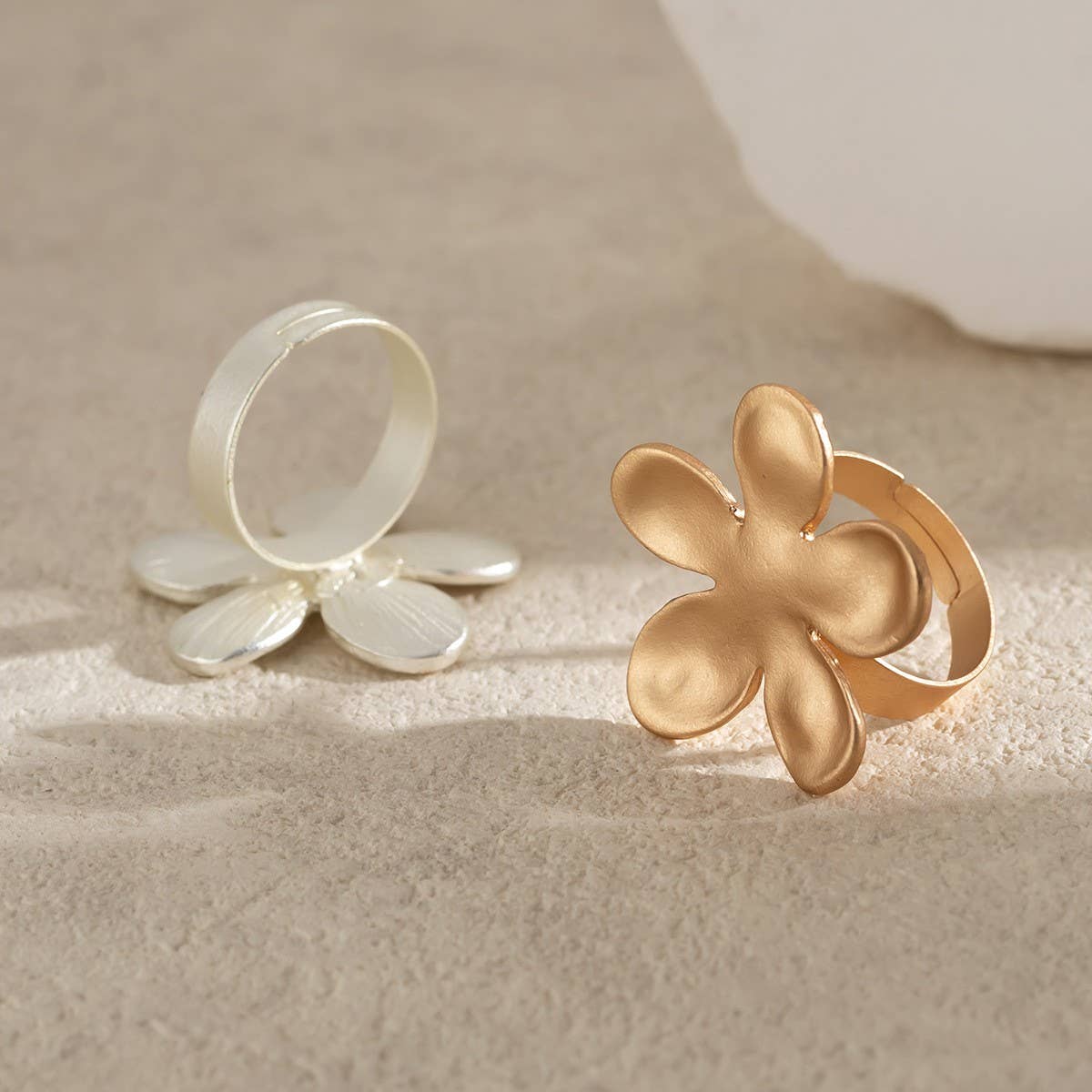 EXAGGERATED FRENCH DISC PLEATED METAL RING_CWAJE1824