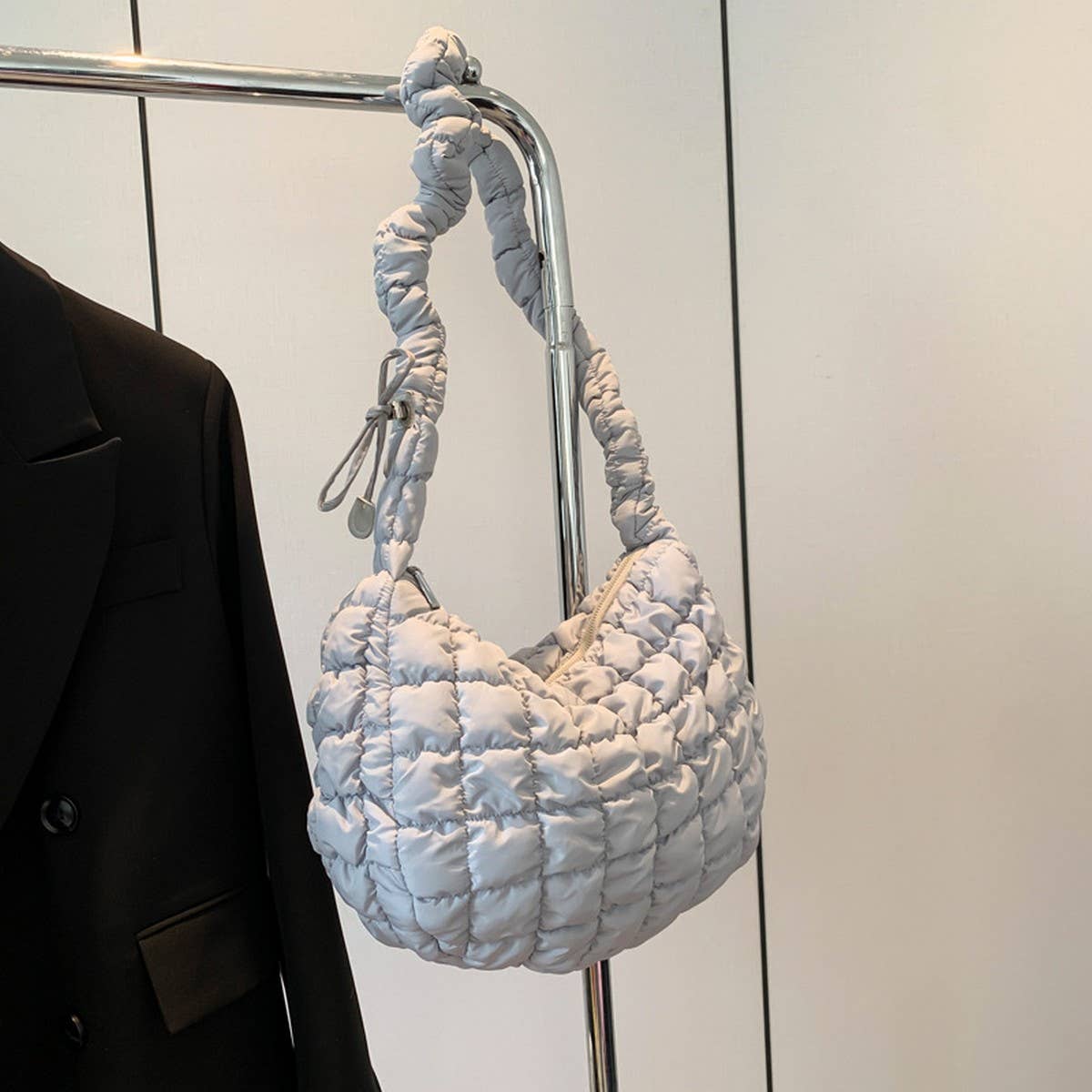 Cloud Pouch Shoulder Crossbody Bag_CUAB00499