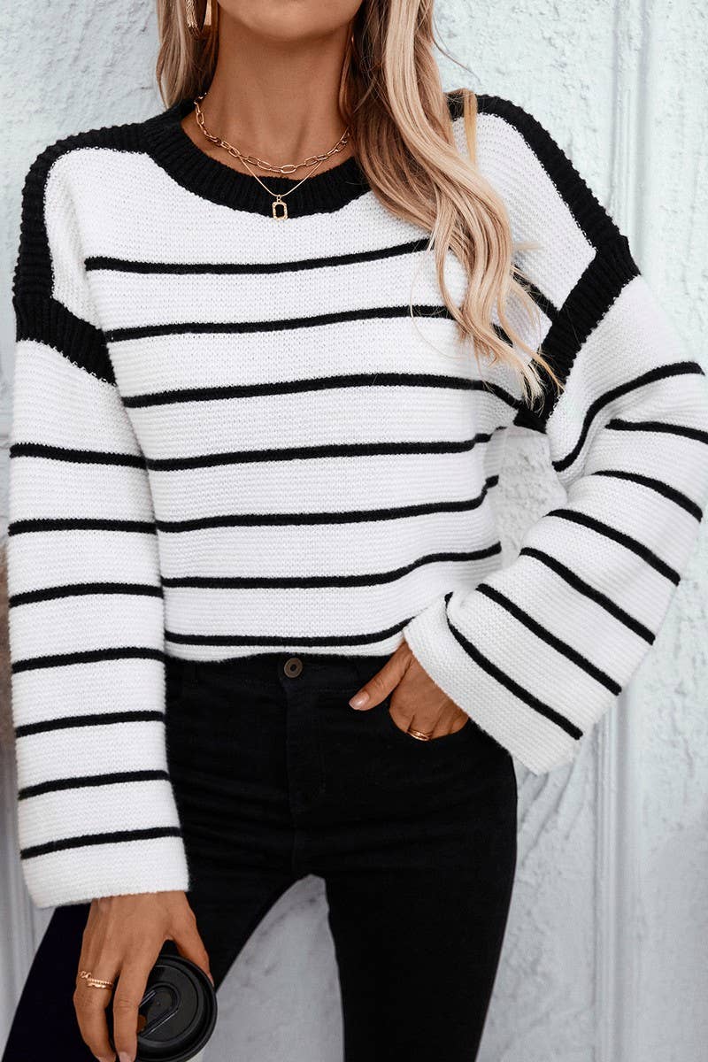 CWOSWL07061_BLACK AND WHITE STRIPED PULLOVER KNIT SWEATER