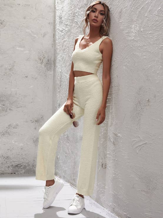 Two-piece V-neck crop top and long pants set