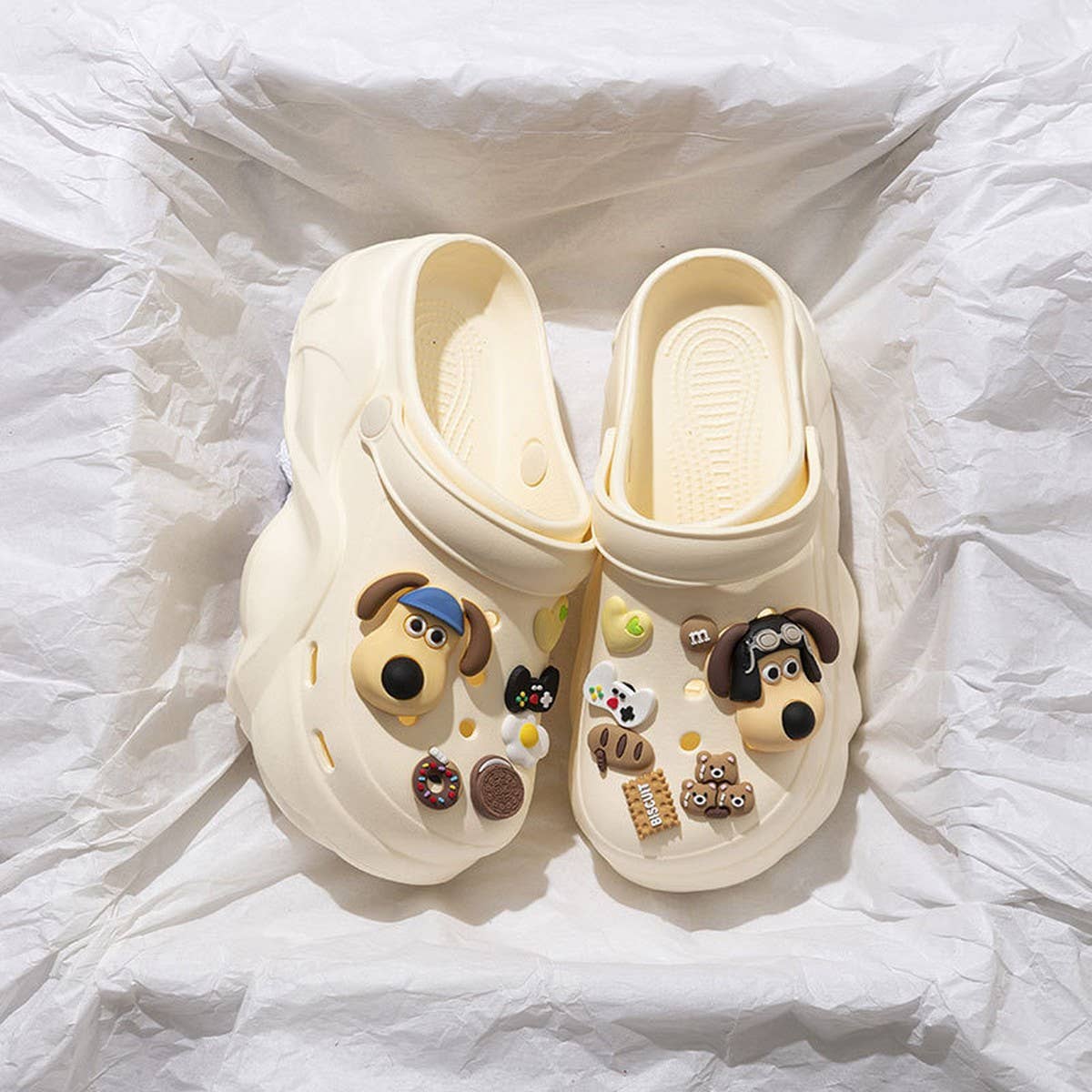 2024 NEW FASHION BEACH NON-SLIP HOLE SHOES_CWSHS0807