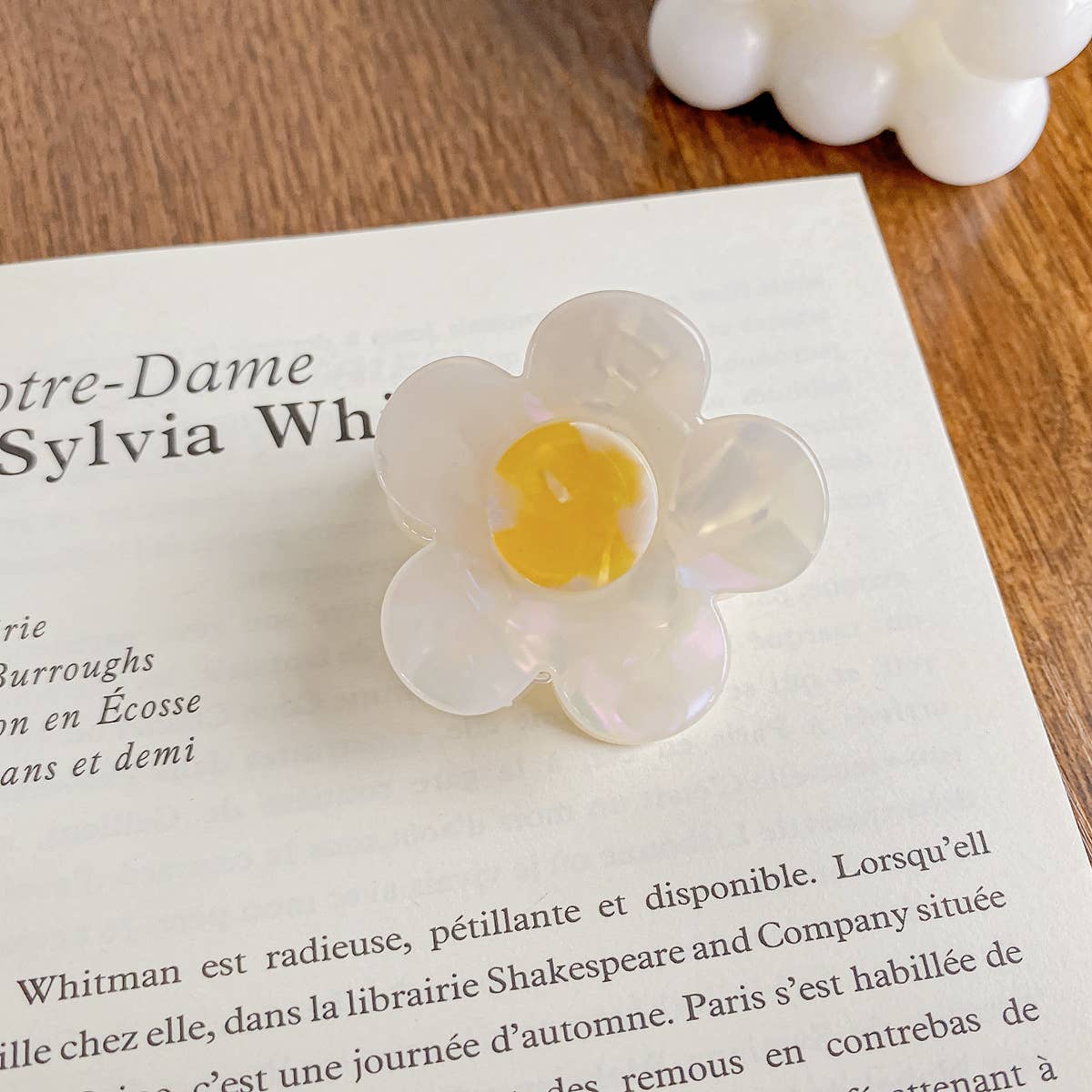 Floral grab clips of sweet and elegant hair clips