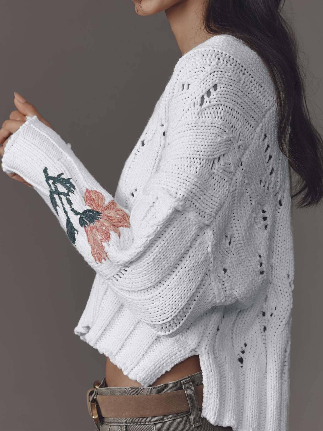 Embroidered flowers Short V-neck knitted sweater