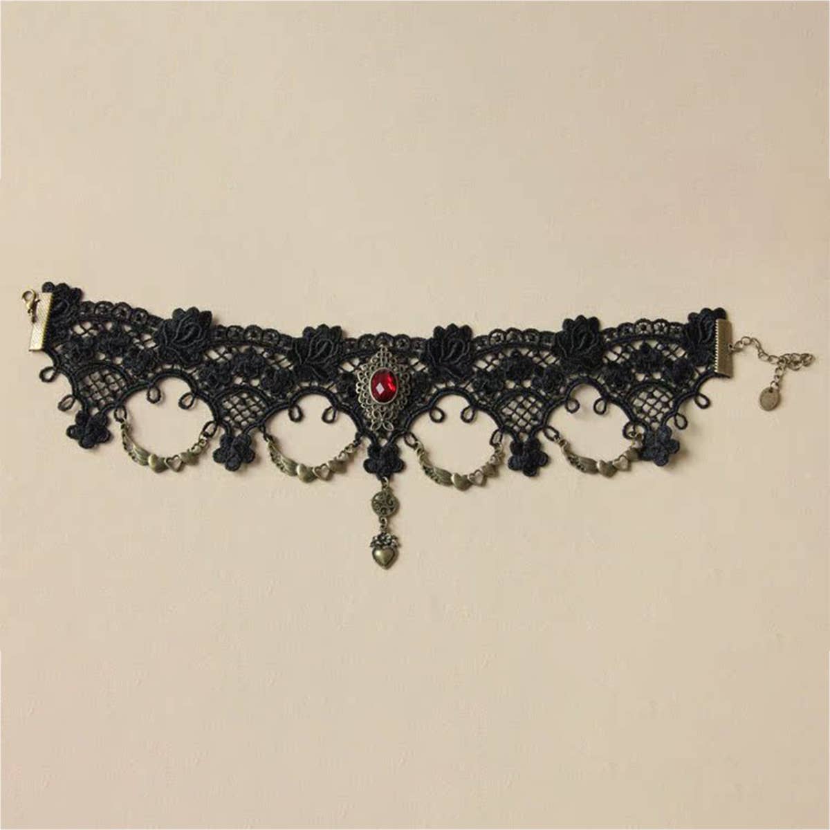 HALLOWEEN RETRO LOVE CRYSTAL LACE SHORT NECKLACE