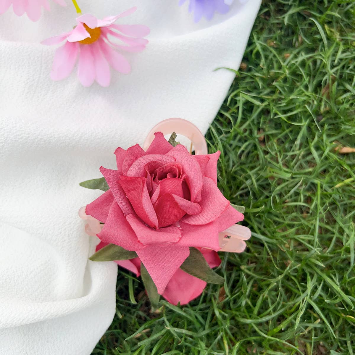 Dopamine-colored rose plastic hair clips