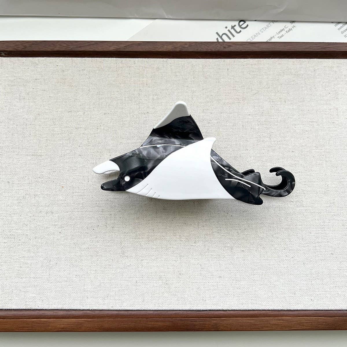 Stingray Acetate Hair Claw Clip for Women_CWAHA5786