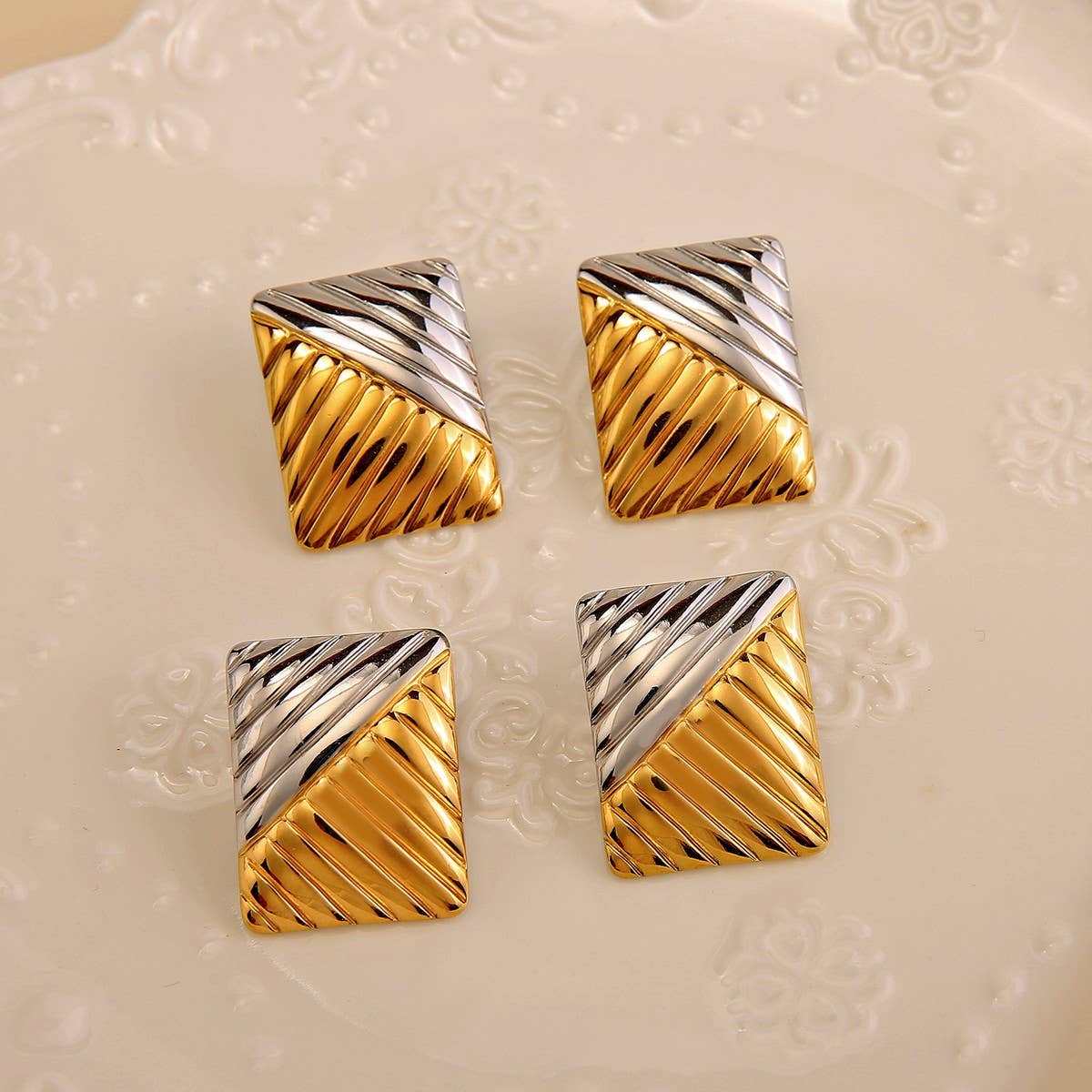 18K Stainless Steel Horn Spiral Titanium Earrings_CWMM8903