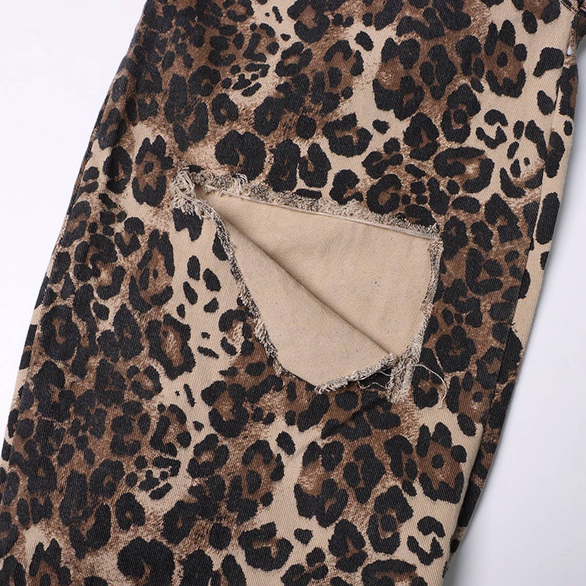 WOMENS LEOPARD PRINT DISTRESSED LOOSE FITTING JEANS