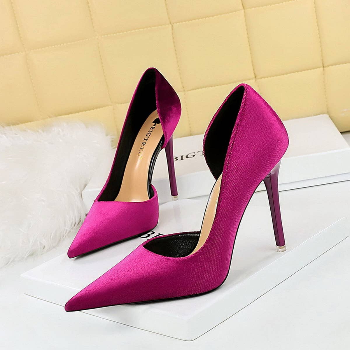 SHALLOW POINTED TOE SUEDE HIGH-HEELED SHOES