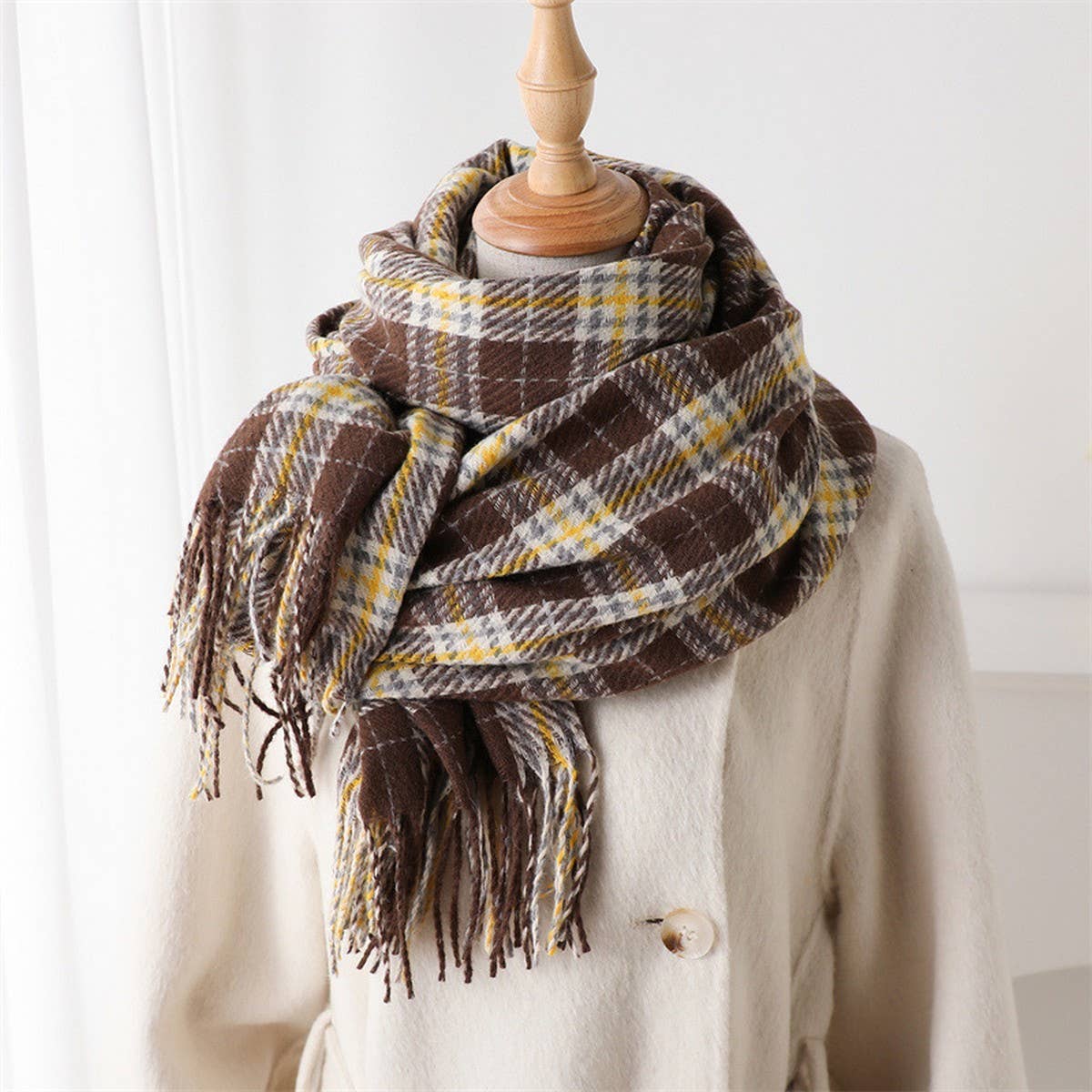 Elegant Plaid Tassel Scarf for Fall Winter