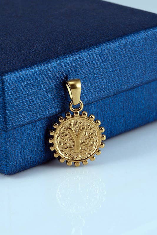 ROUND ALPHABET INITIAL PENDANT NECKLACE