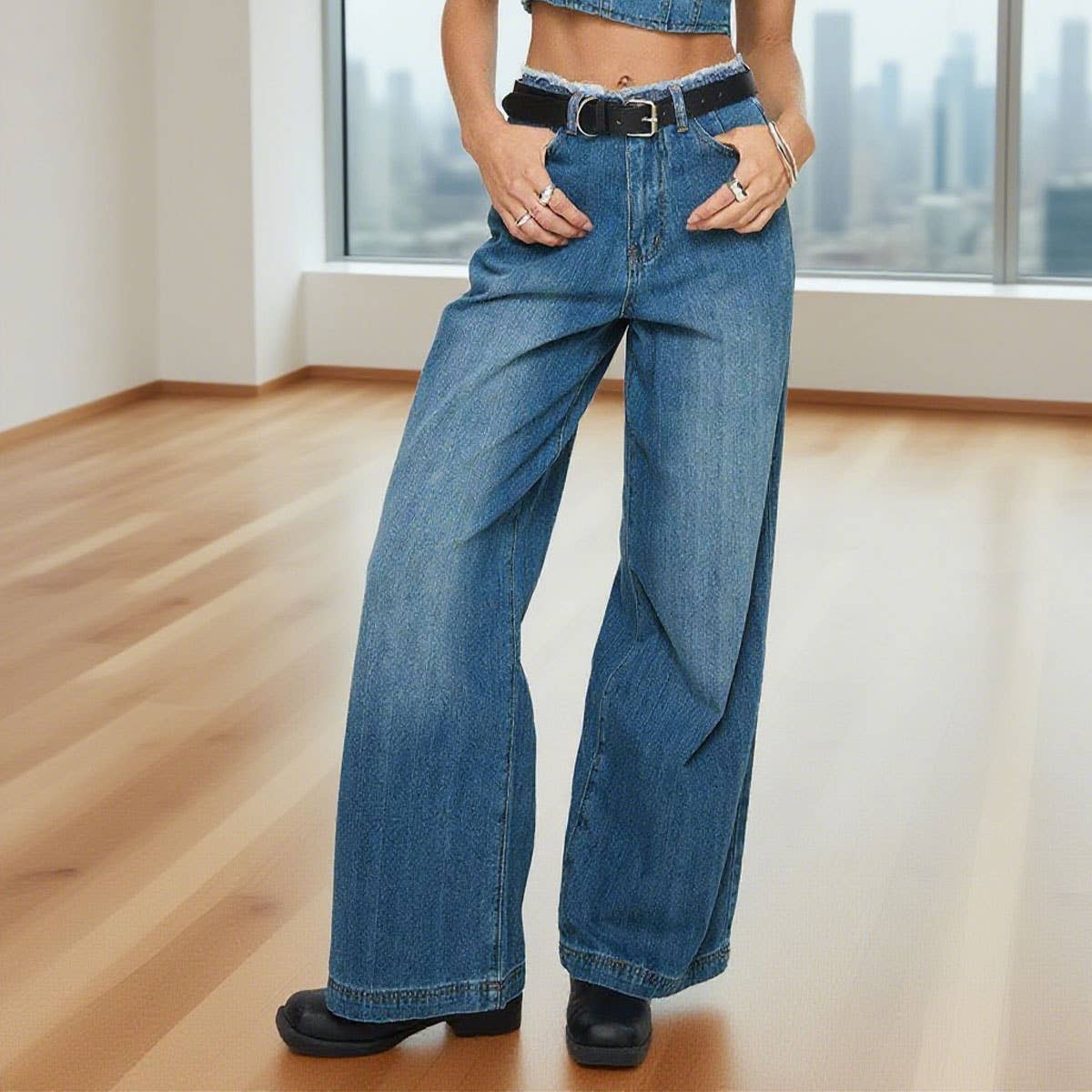 Wide-leg high-waisted loose straight-leg jeans