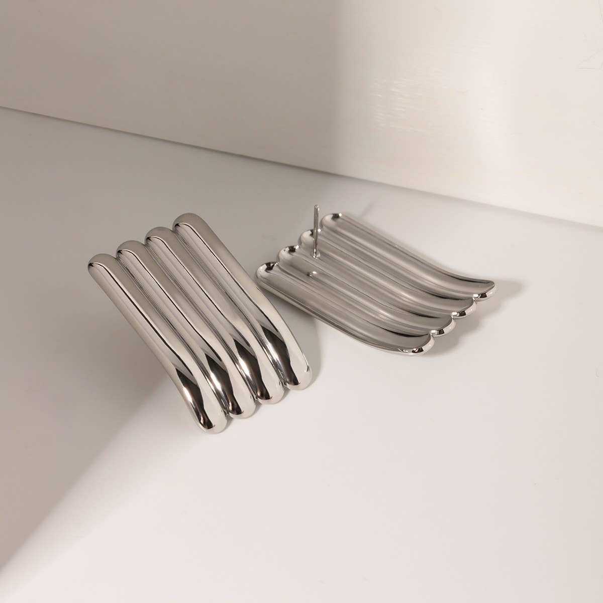 SIMPLE PERSONALITY HIGH-END 18K GOLD EARRINGS_CWMM2351