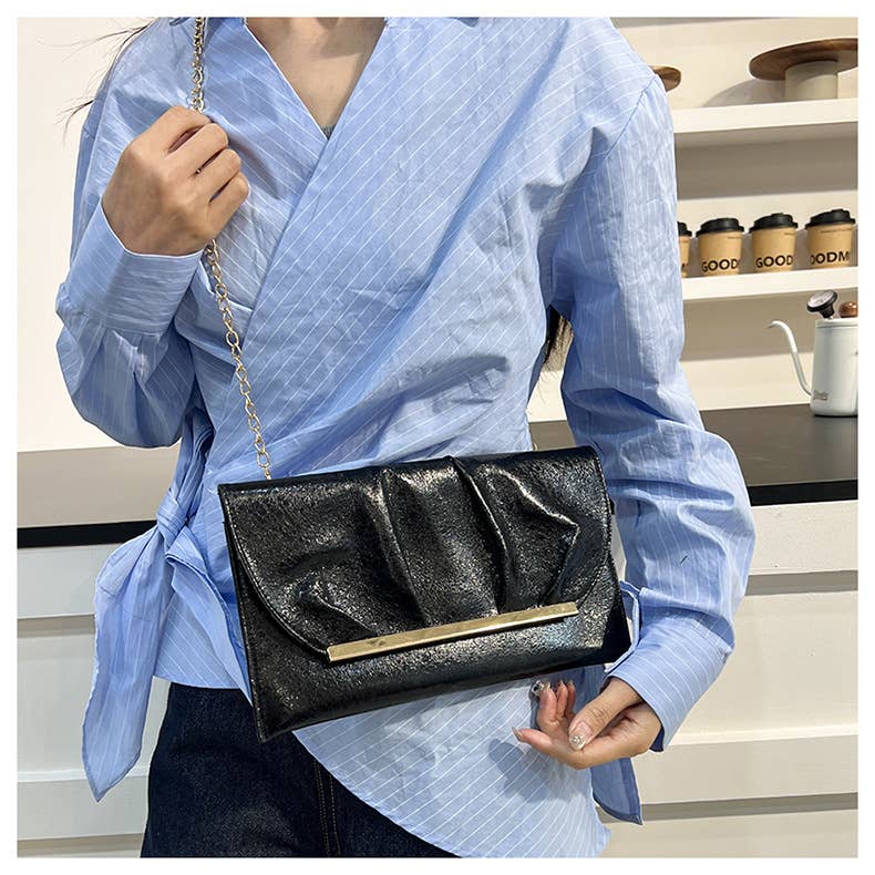 Fashionable pleated chain envelope bag