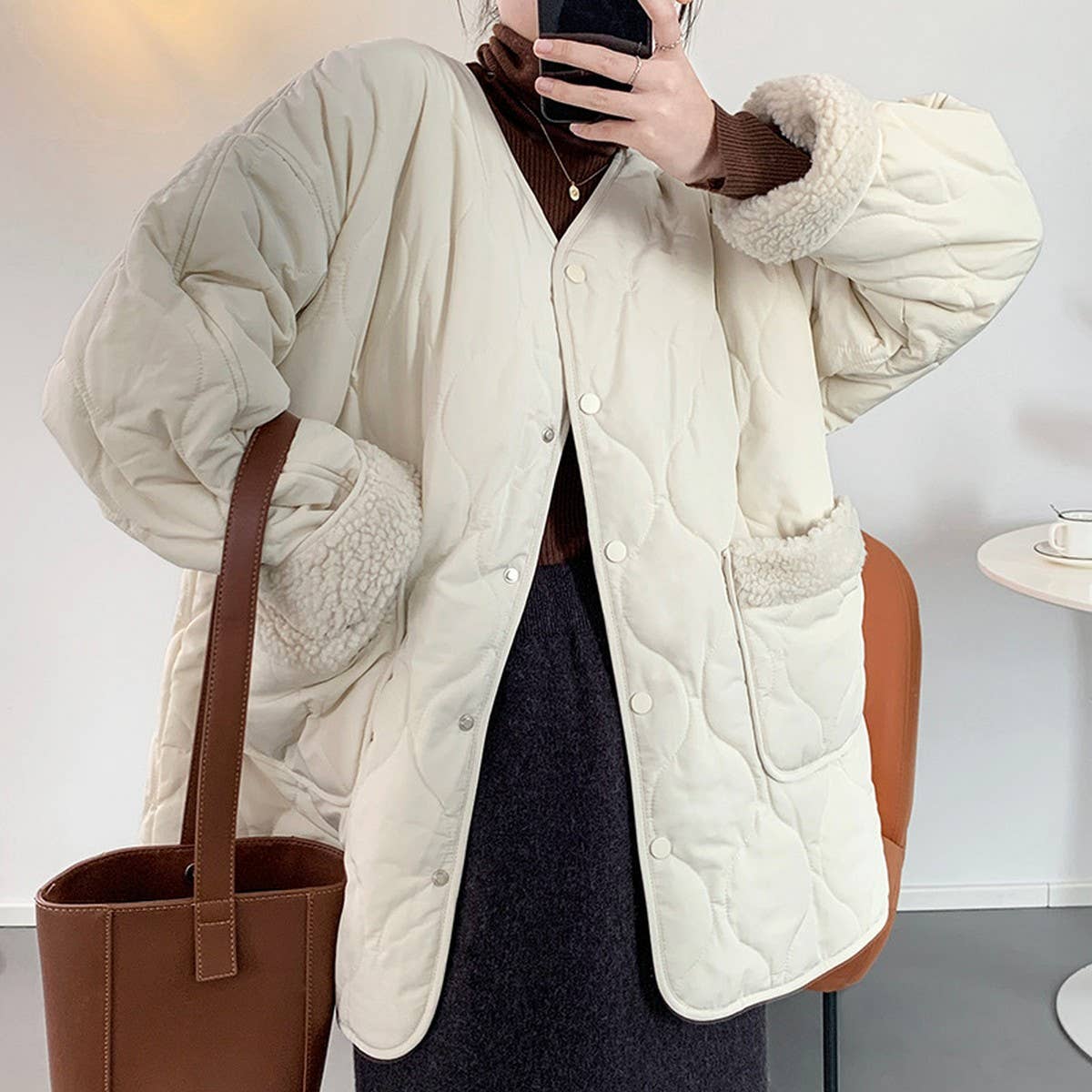 V round neck spliced lamb wool padded jacket