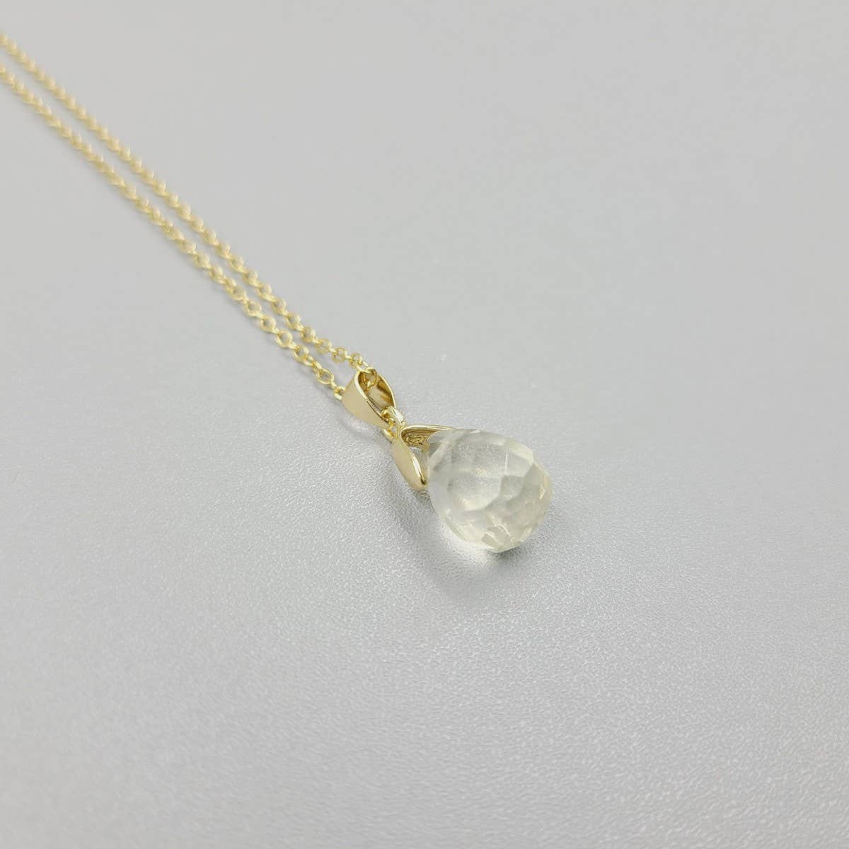 FASHIONABLE NATURAL STONE CRYSTAL PENDANT NECKLACE
