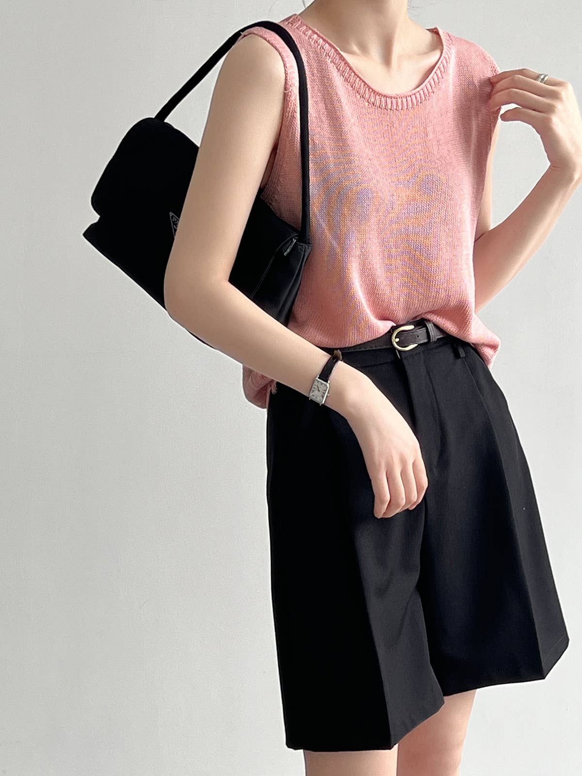 SIMPLE SOLID COLOR U-NECK KNIT VEST