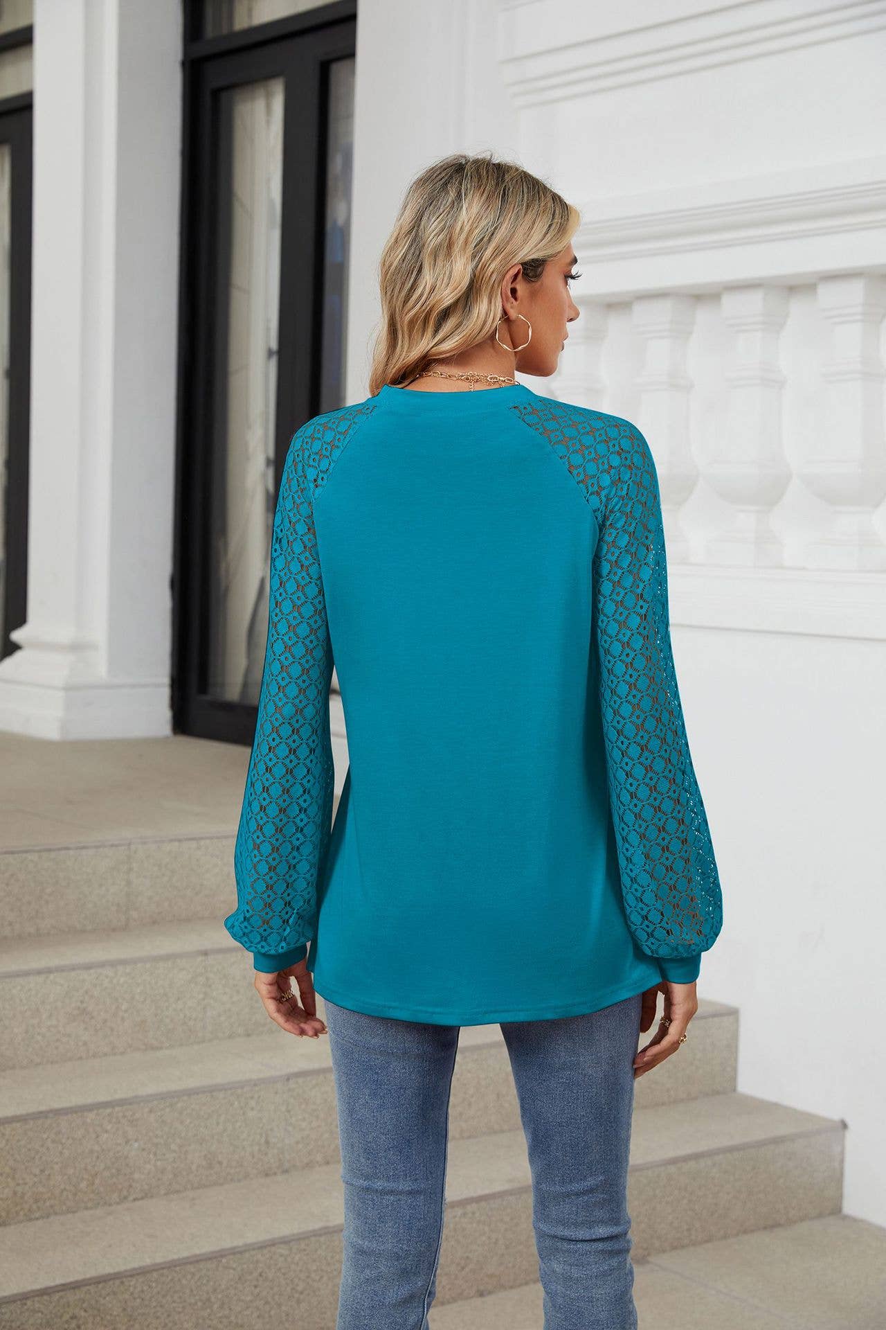 Round-neck solid-color lace long-sleeved T-shirt