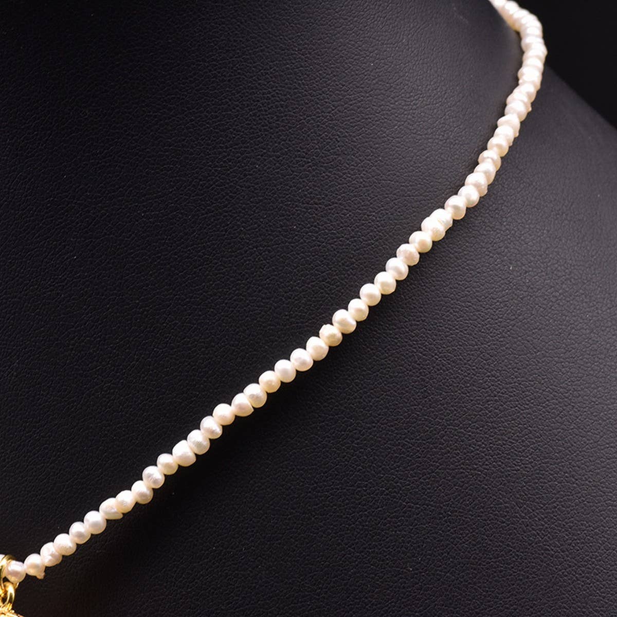 DESIGNER NATURAL FRESHWATER PEARL NECKLACE
