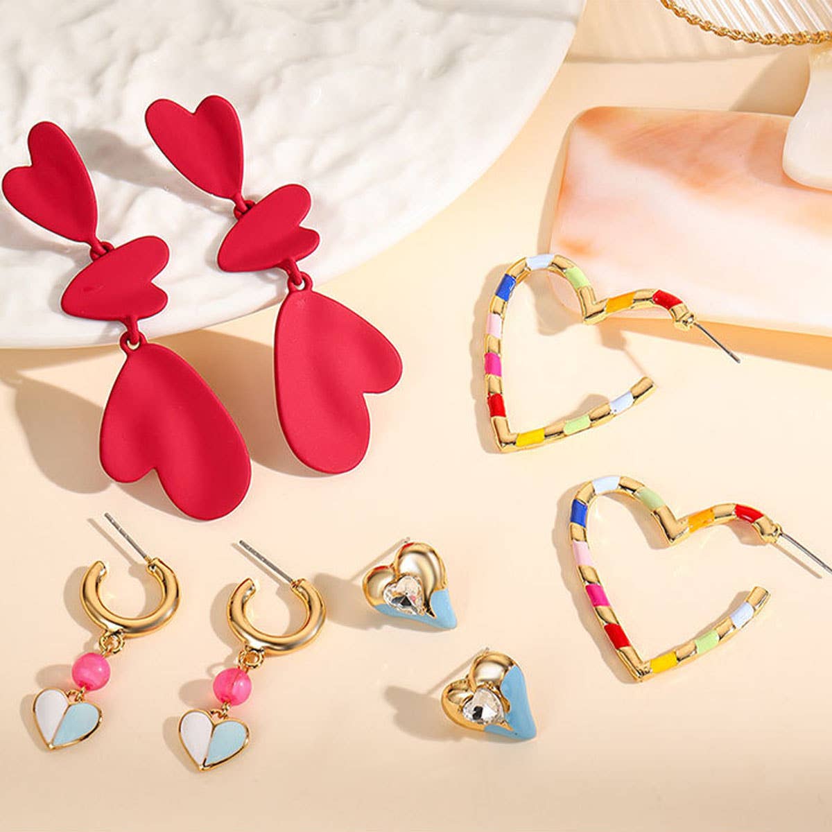 WOMEN'S STYLISH GEOMETRIC HEART-SHAPED EARRINGS
