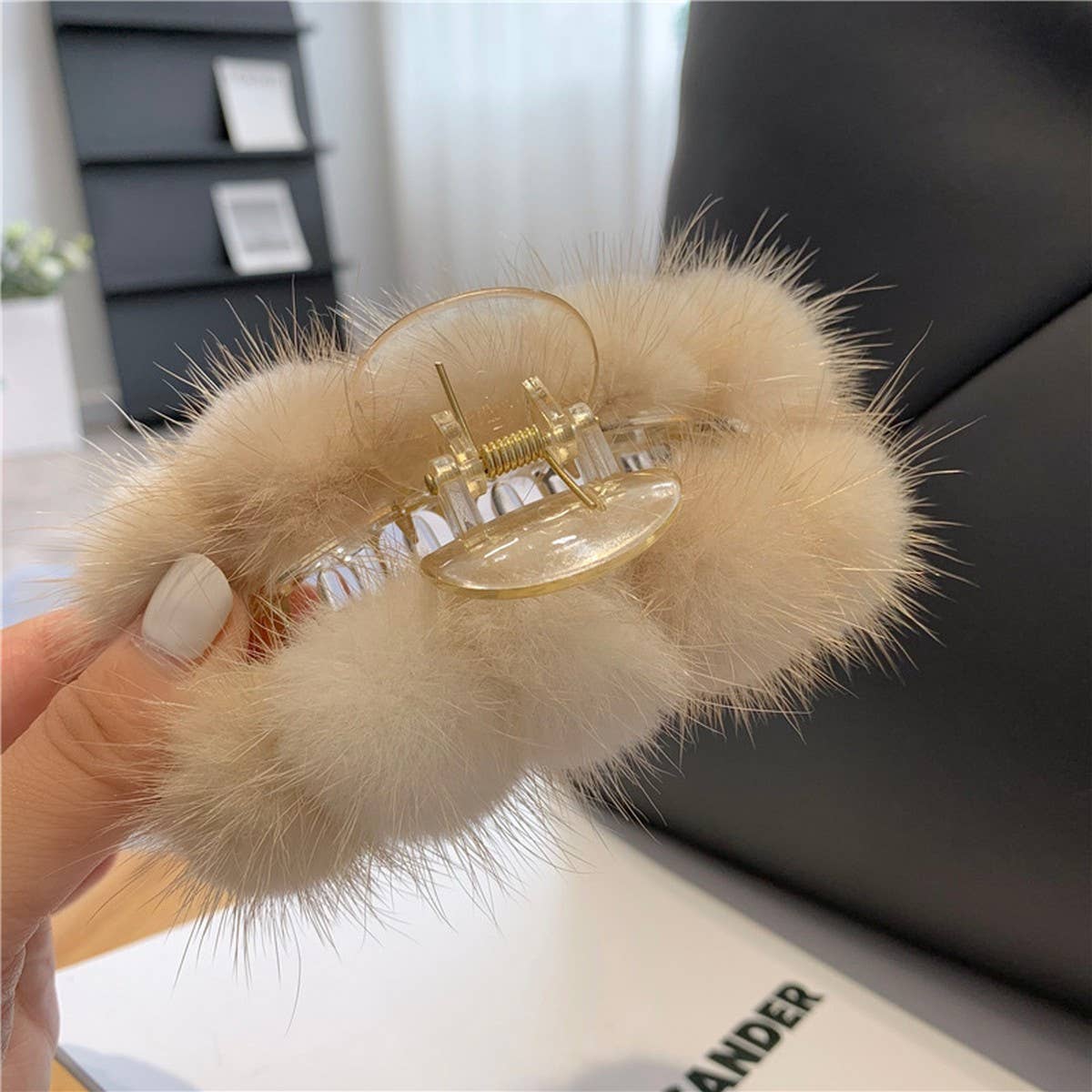 Real Mink Fur Hair Claw Clip for Winter Hairstyles_CWAHA3321