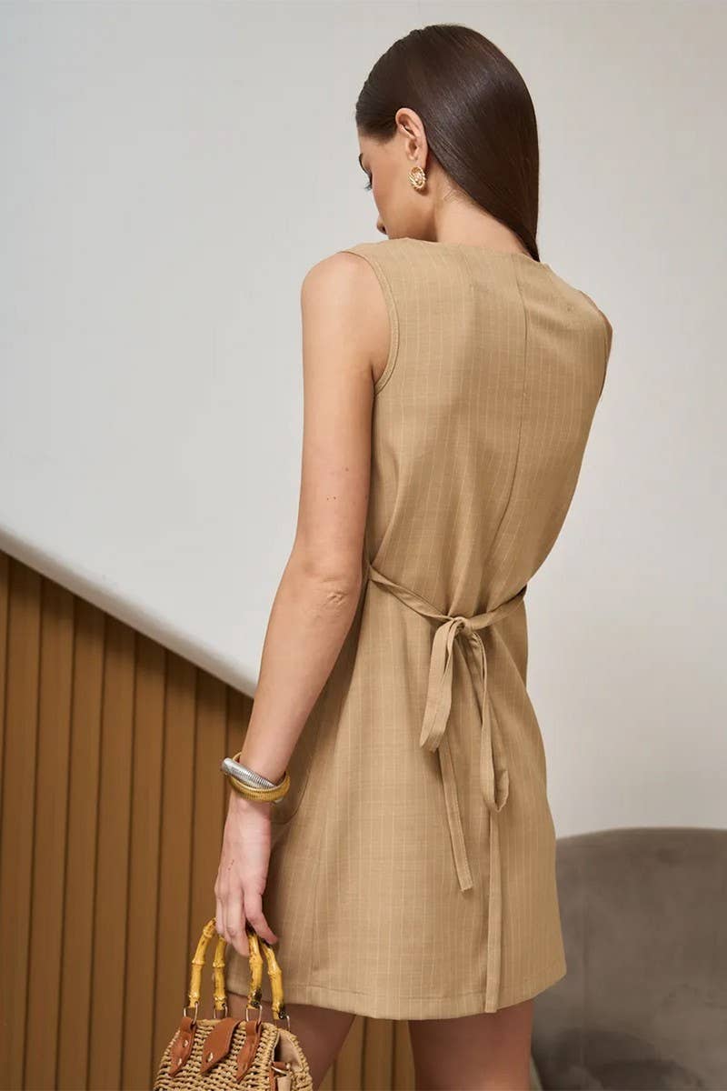 CWDSD8904_SLEEVELESS BUTTON TIE WAIST SOLID MINI DRESS