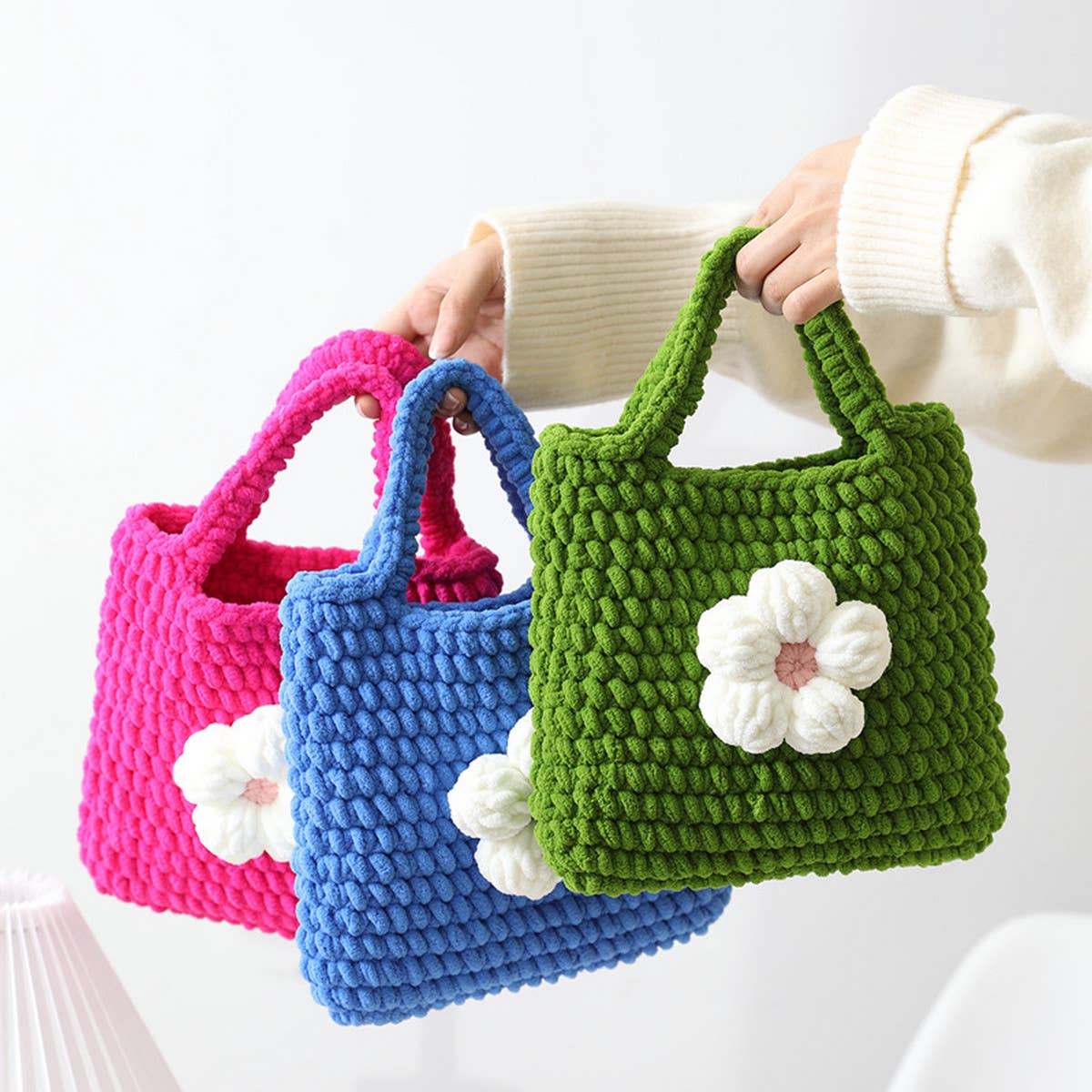 SWEET FLORAL HANDMADE CROCHET HANDBAG_CWAB1876