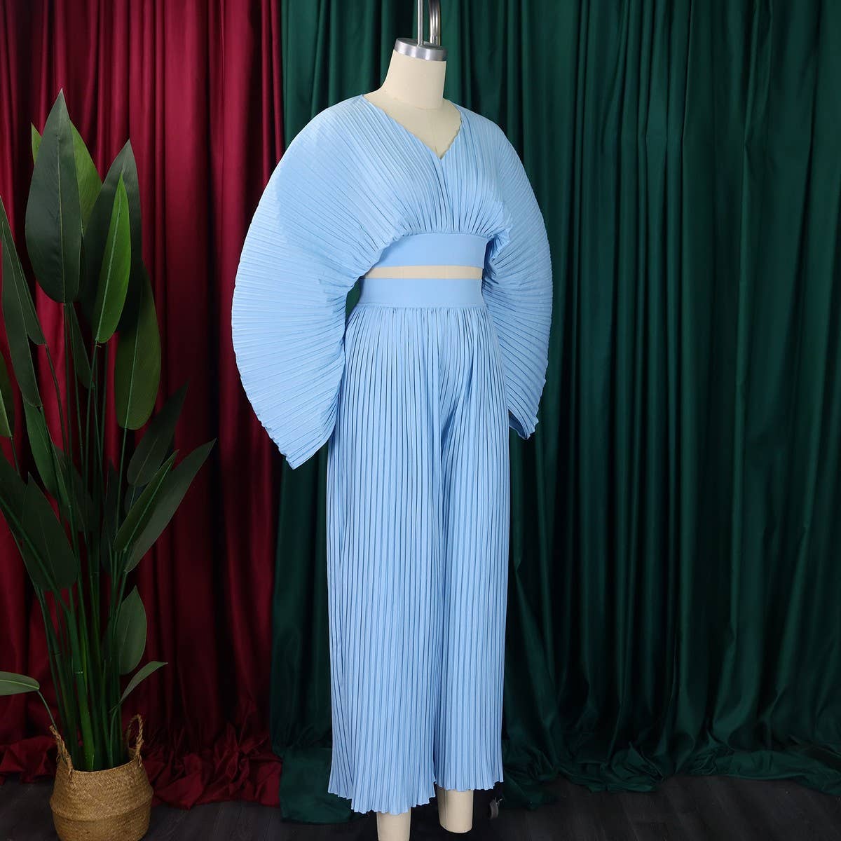PLEATED V-NECK TOP AND WIDELEG PANTS TWO-PIECE SET_CWSTB1138