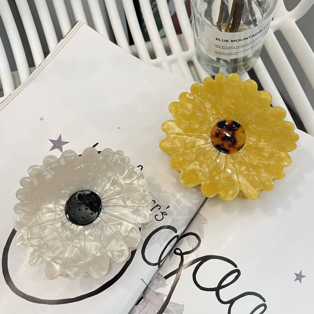 DELICATE DAISY FLOWER HAIR CLIP_CWAHA0968