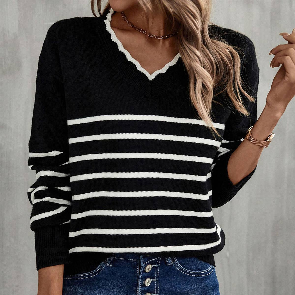 Striped V-neck sweater pullover base