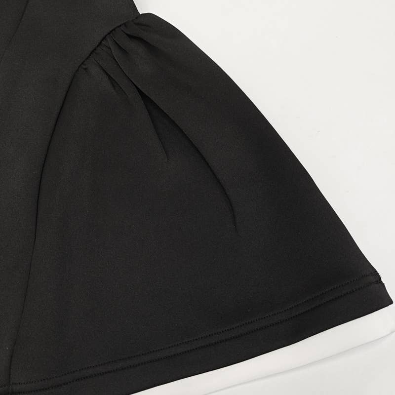 Fashion and sexy strapless figure-hugging dress