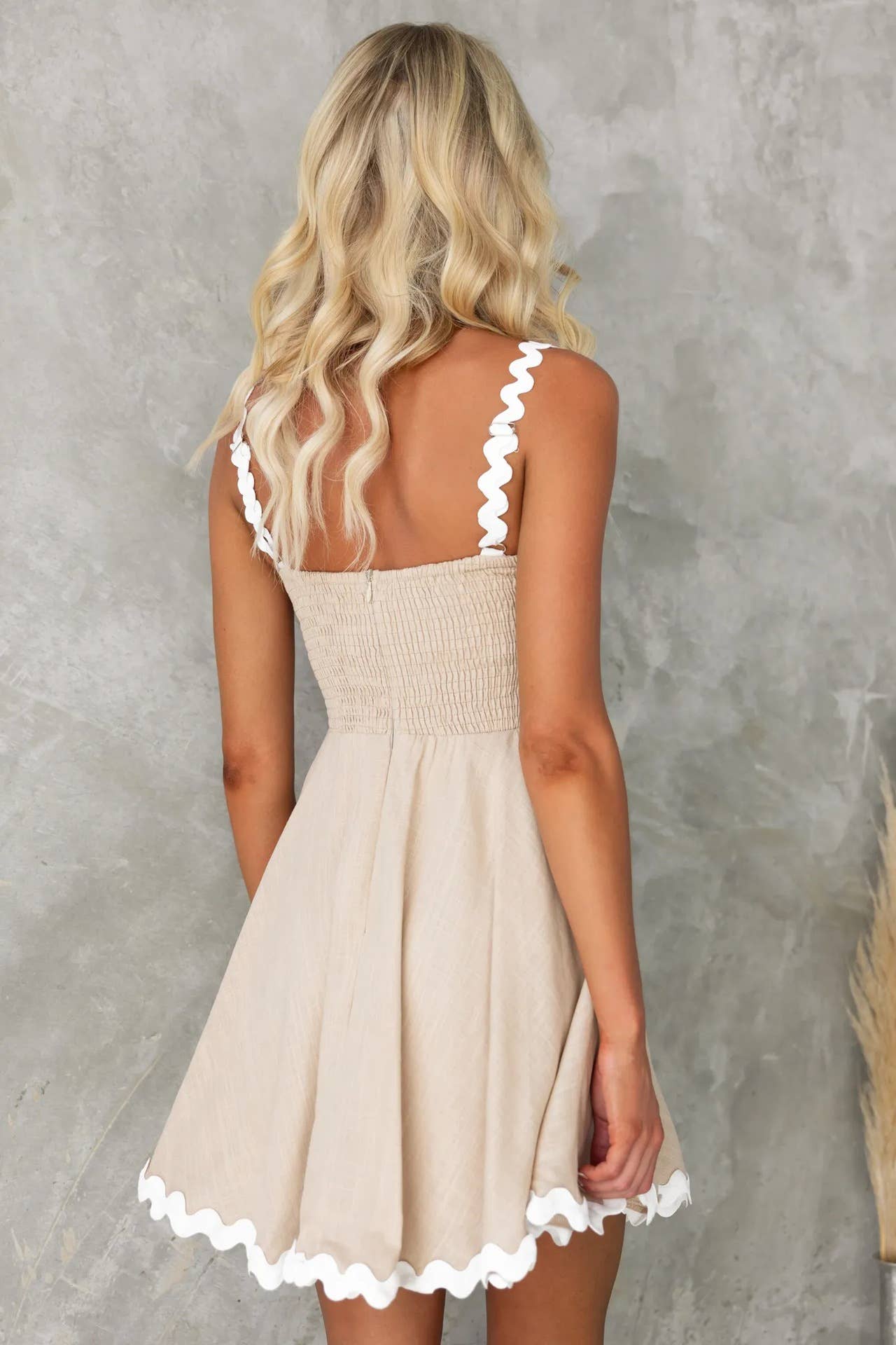 Solid-color sexy halter short dress