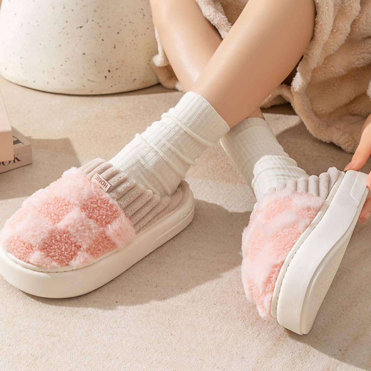 Checkered Fuzzy Warm Slippers ??Cozy & Stylish_CWSHS0270