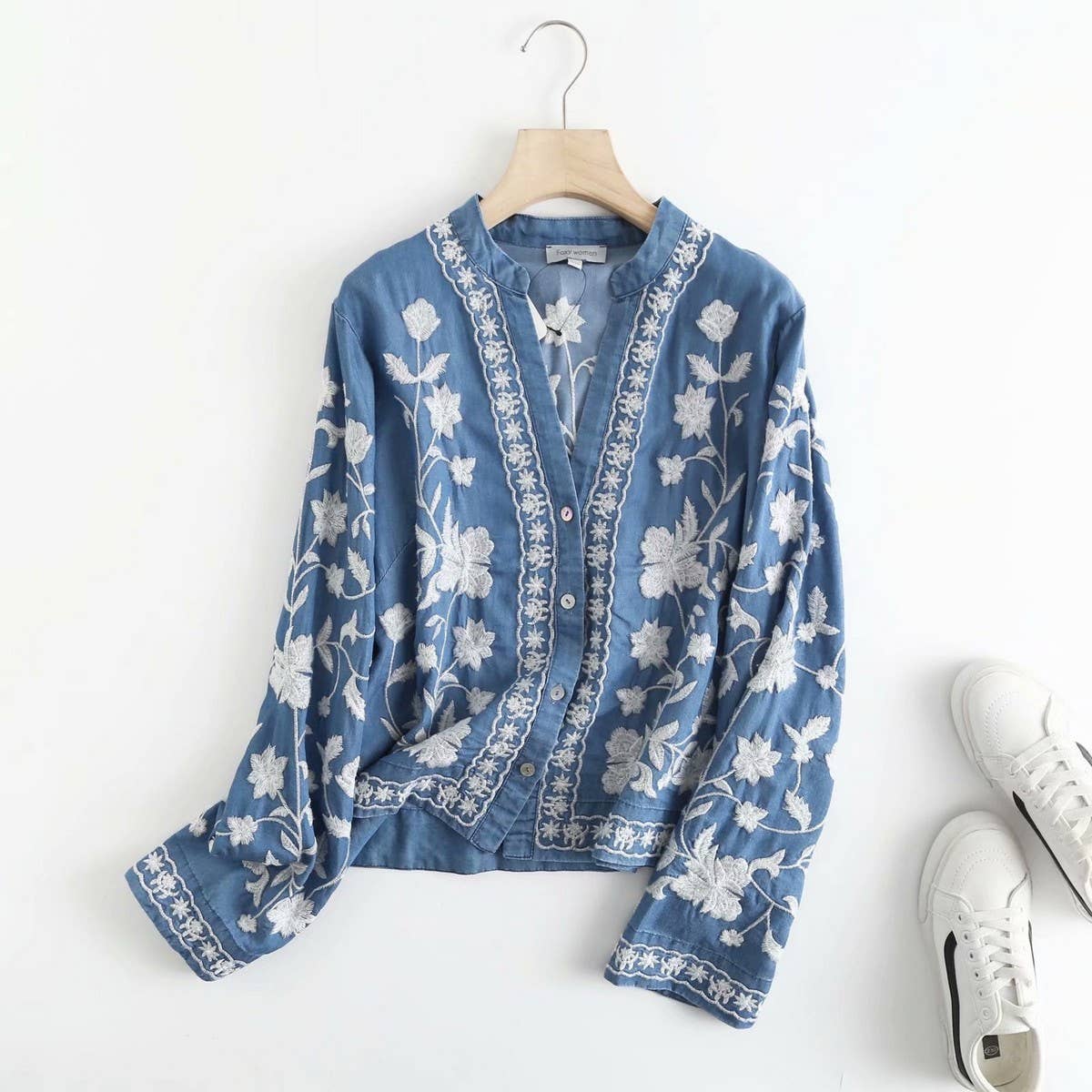 FLORAL EMBROIDERED V-NECK BUTTON SHIRT TOP BLUE