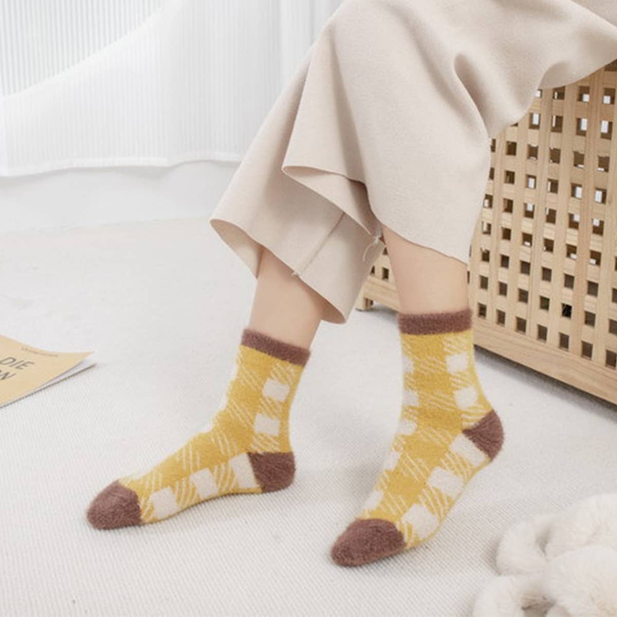 MID-TUBE WINTER WARM PLUSH SLEEPING SOCKS