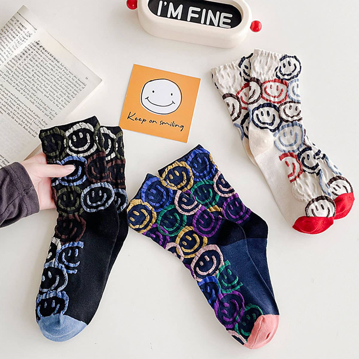 COTTON SMILEY FACE CREW SOCKS