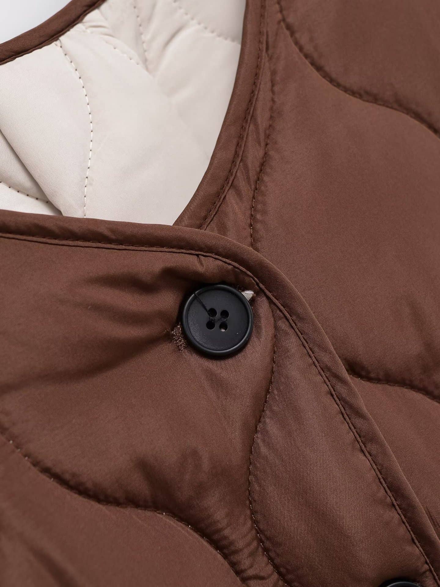 Simple quilted cotton-padded round-neck coat