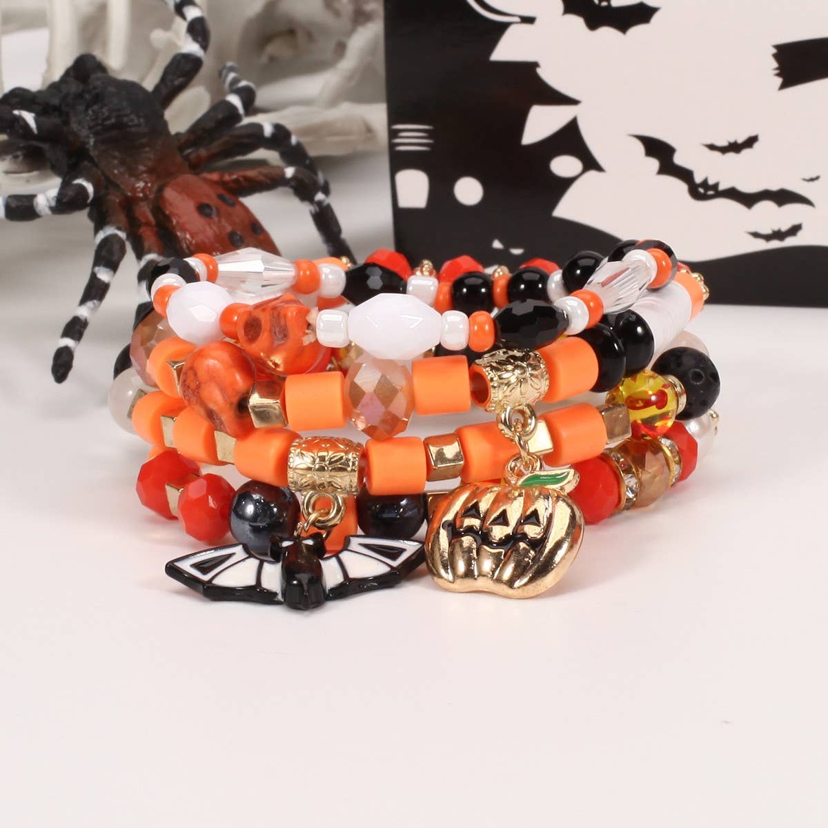 CWMM10432_HALLOWEEN GHOST PUMPKIN SKULL BEADED BRACELET