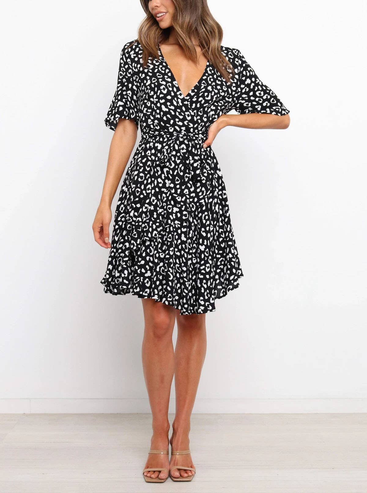LEOPARD PRINT BELTED V-NECK DRESS