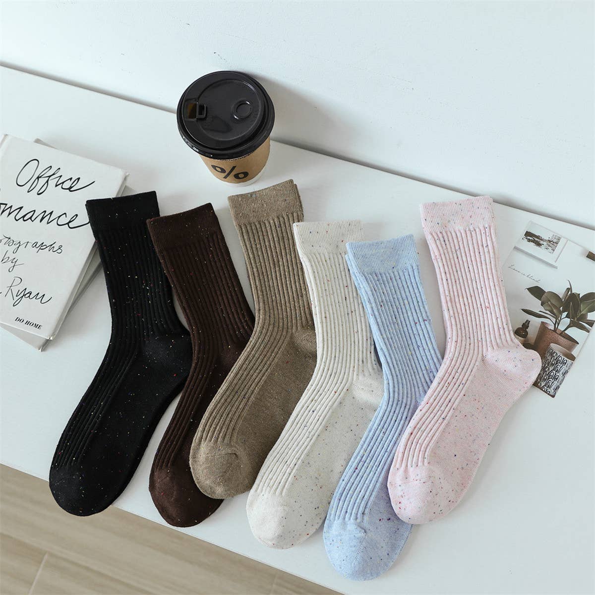 WOMEN AUTUMN AND WINTER MID-LENGTH SOCKS