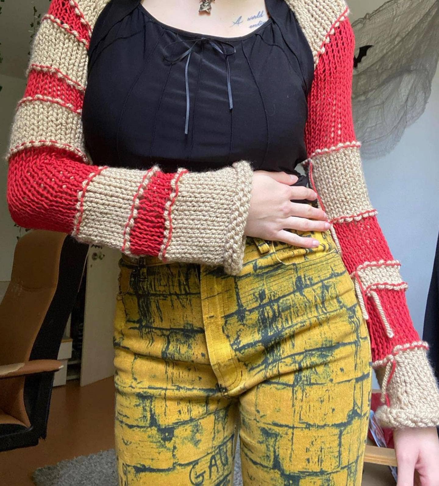 HOLLOWED-OUT KNITTED LONG-SLEEVED COMB SHAWL