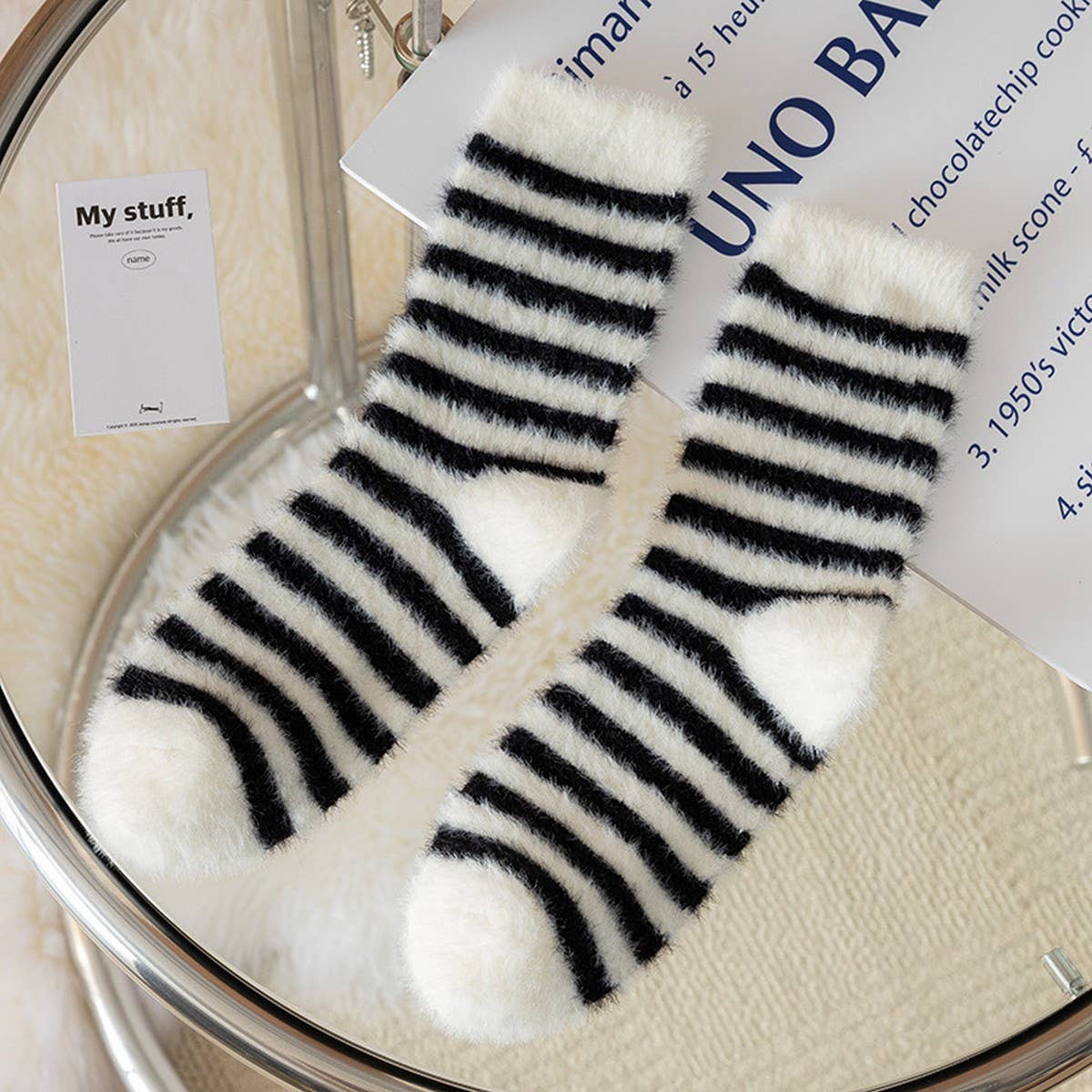 WARM AND LINT-FREE HOME SOCKS