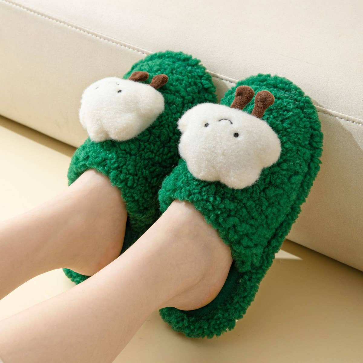 HOME FASHION CLOUD PLUSH SLIPPERS