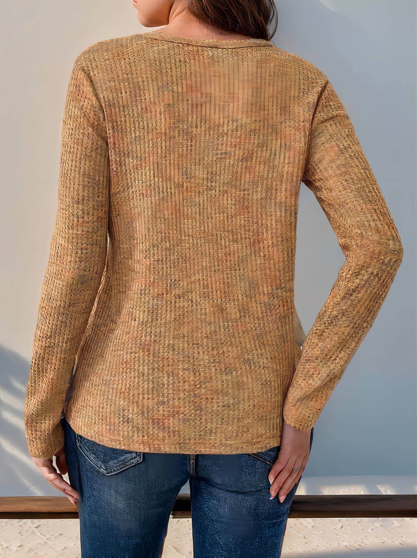 V-neck button decorated long-sleeved T-shirt