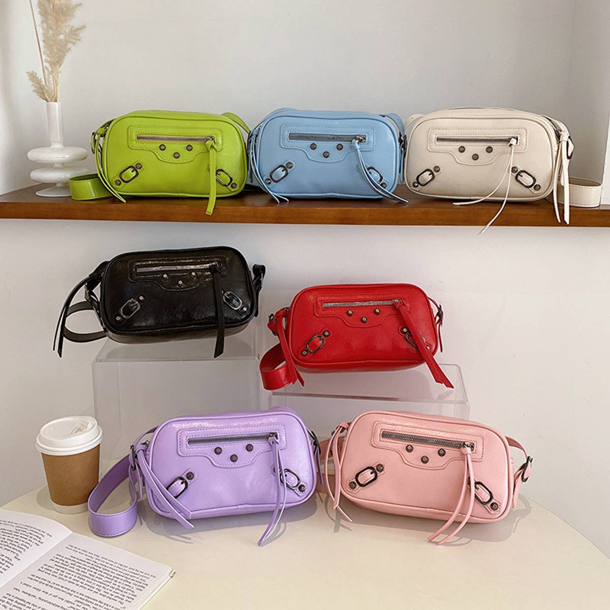 RETRO RIVET SMALL SQUARE SHOULDER BAG_CWAB1590